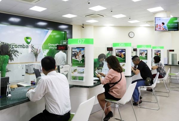 Vietcombank giảm phí dịch vụ chuyển tiền nhanh liên ngân hàng 24/7