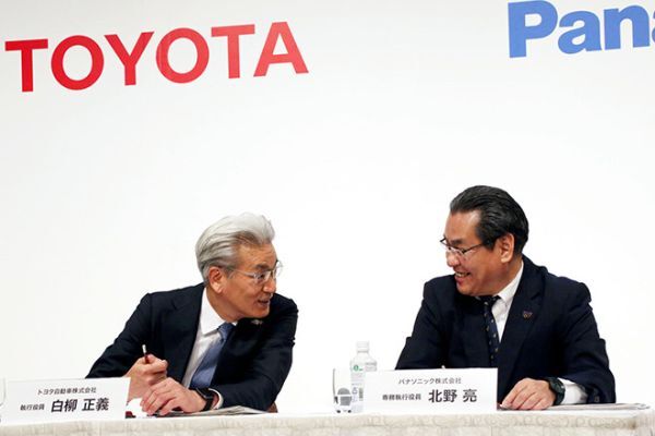 Toyota và Panasonic bắt tay sản xuất pin xe điện