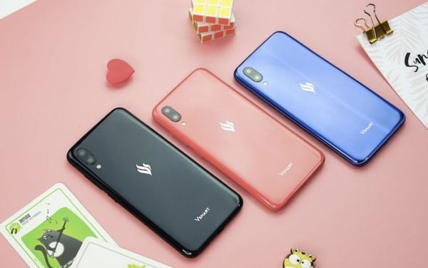 Vsmart vượt iPhone về doanh số ở kênh bán lẻ truyền thống