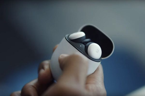 Chỉ có màu Clearly White duy nhất cho người dùng Pixel Buds lúc này