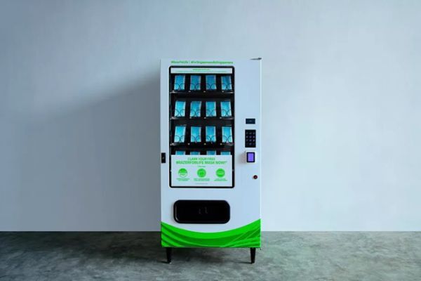 Máy bán khẩu trang tự động của Razer
