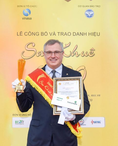 Vietcombank, thẻ contactless, Vietcombank Connect 24, chip contactless, Sao Khuê năm 2020,