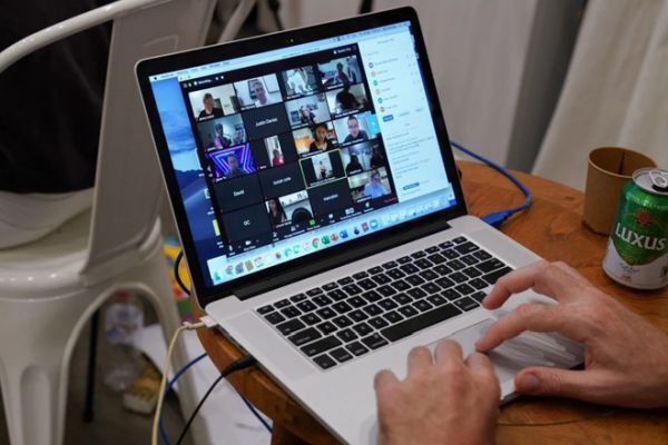Thông tin đăng nhập Zoom bị rao bán trên web đen