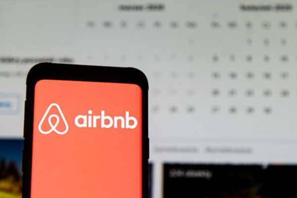 Airbnb đã buộc phải sa thải hơn 1/4 lực lượng lao động để duy trì hoạt động
