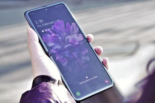 Samsung sẽ thêm đối tác cung cấp kính bảo vệ cho smartphone gập lại từ năm sau