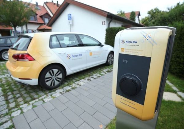 Chính phủ Đức dành nửa tỷ euro để xây dựng trạm sạc pin ôtô điện