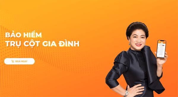 LIAN tặng bảo hiểm Trụ cột gia đình cho các nhà báo nhân ngày 21/6