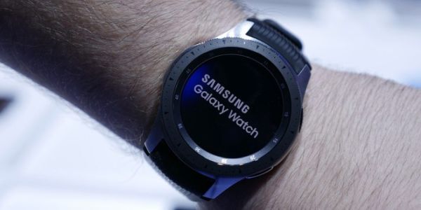 Doanh số smartwatch toàn cầu tăng 12%