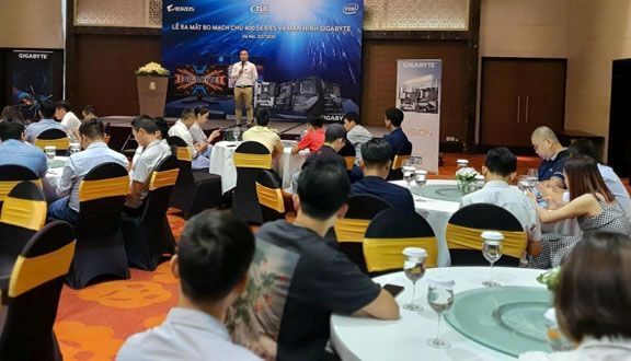GIGABYTE trình làng hệ siêu phẩm màn Gaming và bo mạch chủ 400 series 