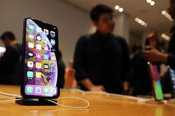 Apple bị kiện vì thổi phồng nhu cầu mua sắm iPhone