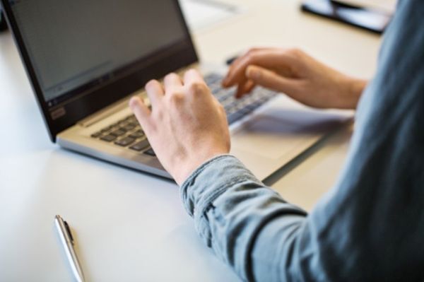 Doanh số PC trên toàn cầu quý 2 bất ngờ tăng vọt