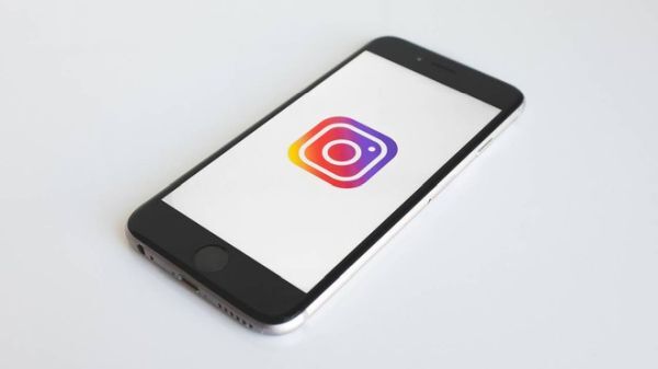 Instagram sẽ xóa bỏ các nội dung liên quan đến trị liệu chuyển đổi