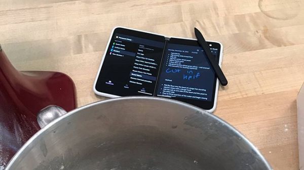 Surface Duo có khả năng hỗ trợ Surface Pen