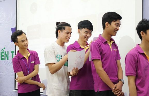Sinh viên Bachkhoa-Aptech trải nghiệm thực tế kỹ năng “Làm việc nhóm và trí tuệ tập thể”