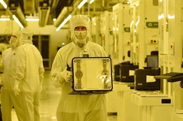 Intel trì hoãn triển khai chip 7 nm