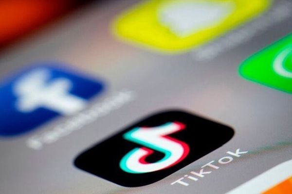 Anonymous: Hãy xóa TikTok đi nếu không muốn bị theo dõi