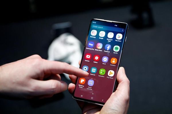 Facebook công khai chỉ trích 'phí hoa hồng App Store' của Apple