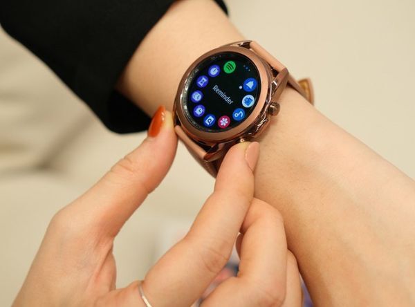 Đồng hồ thông minh Galaxy Watch 3 có gì ấn tượng?