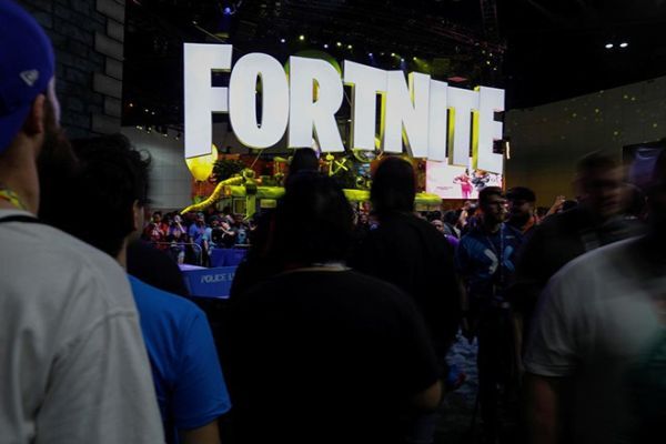 Apple sẽ ngừng cung cấp tài khoản nhà phát triển của Epic Games