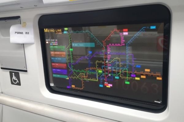 Màn hình OLED trong suốt của LG đang được ứng dụng trong đời thực