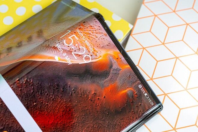 Huawei Mate X2 'lỡ hẹn' do lệnh cấm của Mỹ