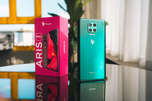 Vsmart ra mắt Aris Pro - điện thoại camera ẩn đầu tiên tại Việt Nam