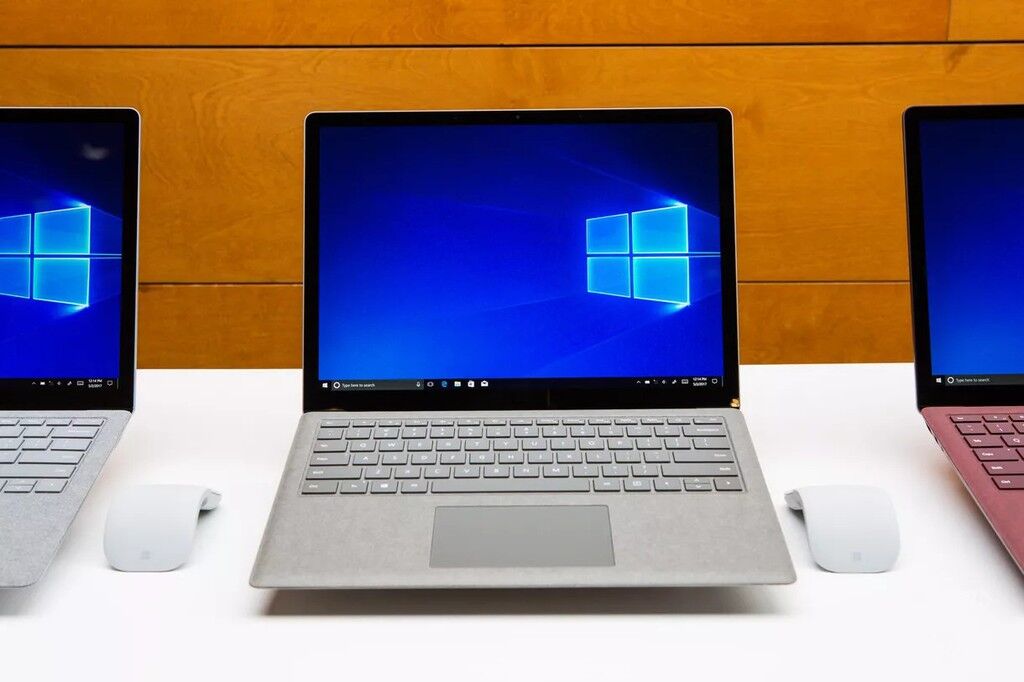Surface Laptop 12,5 inch mới, giá chỉ 500 USD