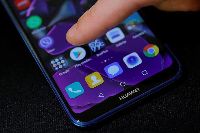 Samsung ngừng cung cấp màn hình OLED cho Huawei