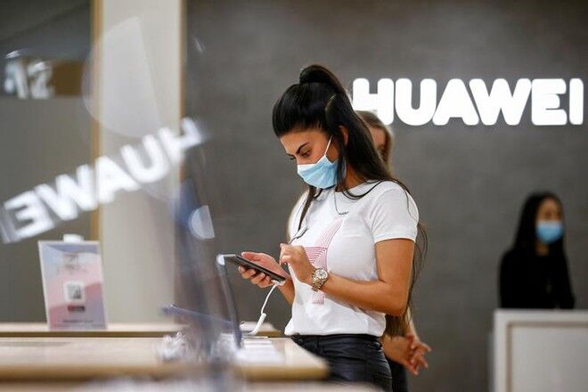 Huawei mua 90 bằng sáng chế từ BlackBerry