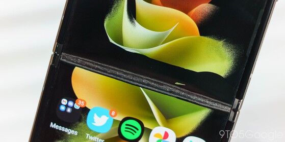 Samsung Galaxy Z Flip3 bị lỗi màn hình khi vừa ra mắt