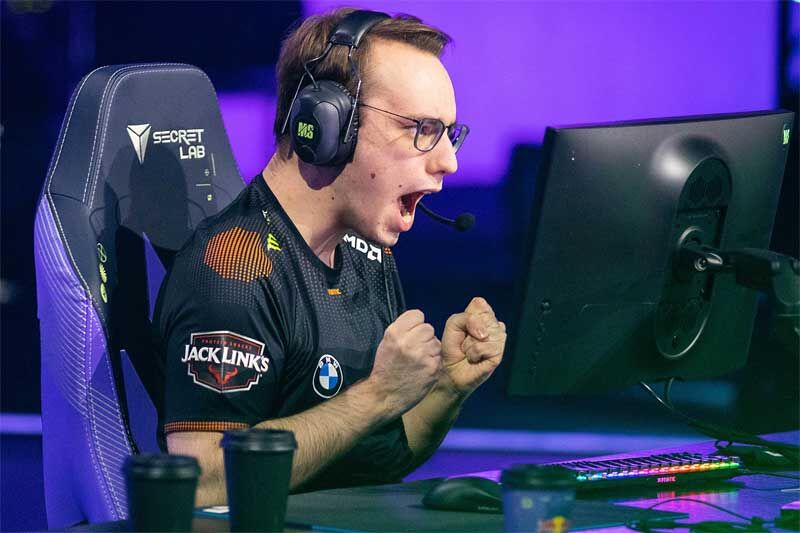 Gaming và Esport: Đấu trường mới cho các thương hiệu
