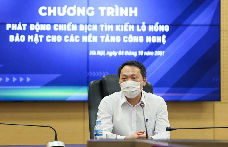 Thứ trưởng Nguyễn Huy Dũng
