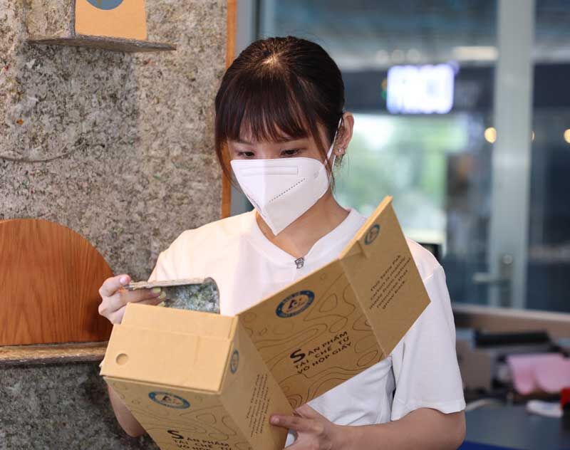 Tái khởi động thu gom vỏ hộp giấy tại Hà Nội và TP. Hồ Chí Minh