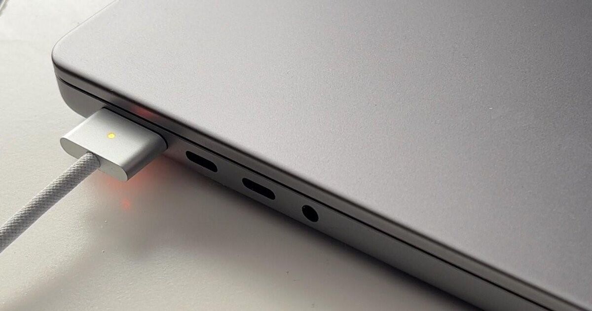 MacBook Pro 16 inch gặp lỗi không thể sạc bằng MagSafe