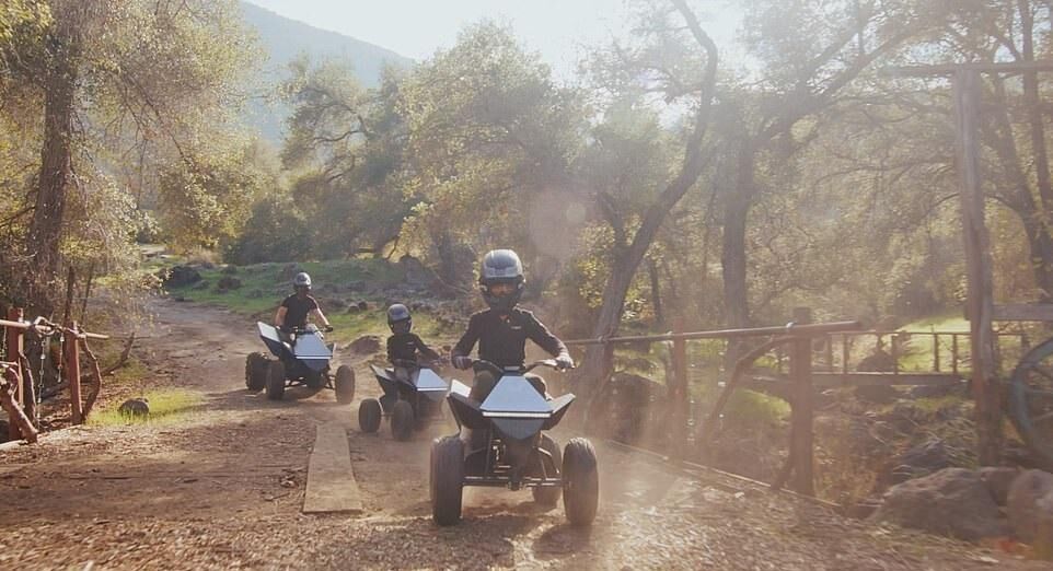Tesla giới thiệu xe điện Cyberquad cho trẻ em - ảnh 3