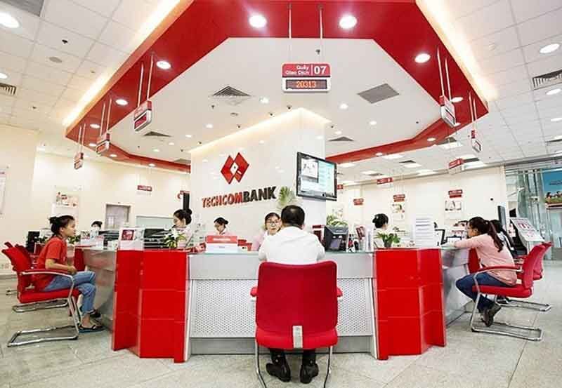 Ngân hàng chuyển đổi phương thức làm việc để đối phó cùng Covid