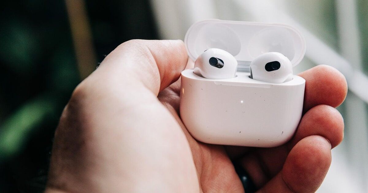 AirPods 3 lên kệ tại thị trường Việt Nam, giá 4,99 triệu đồng
