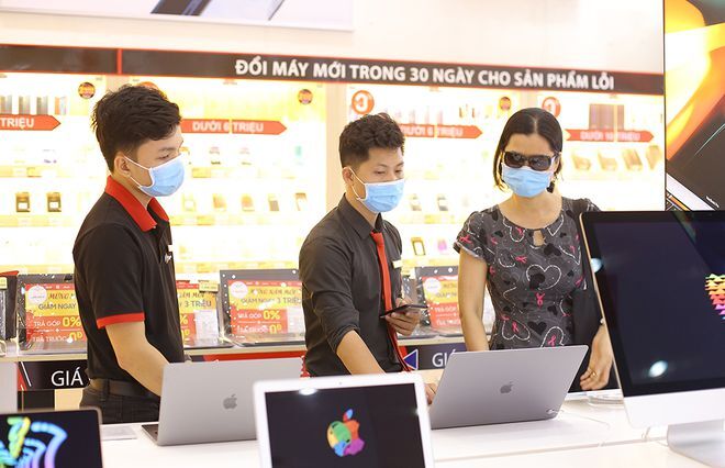 FPT Shop giảm giá bán laptop để hỗ trợ chống dịch Covid-19
