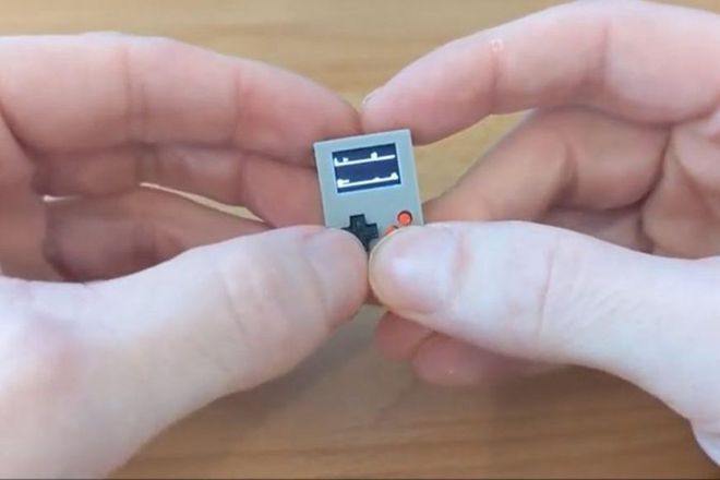 Arduboy ra mắt máy chơi game siêu nhỏ Arduboy Nano
