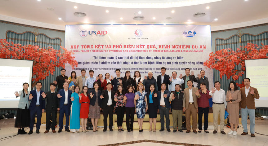 Thí điểm thành công mô hình hỗ trợ quản lý rác thải đô thị theo dòng chảy từ sông ra biển tại Nam Định