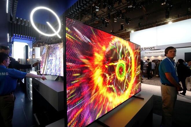 Samsung đặt 1 triệu tấm nền TV OLED từ LG
