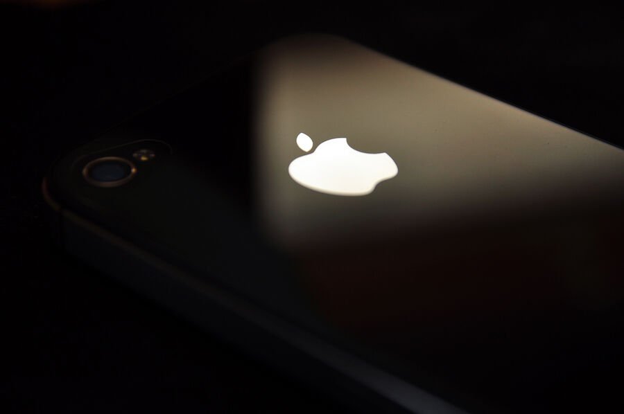 Hacker tuyên bố nắm được bí mật của Apple
