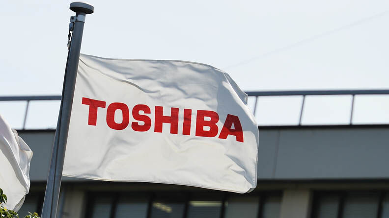 Toshiba - Tượng đài ngành công nghệ đứng bên bờ vực sụp đổ