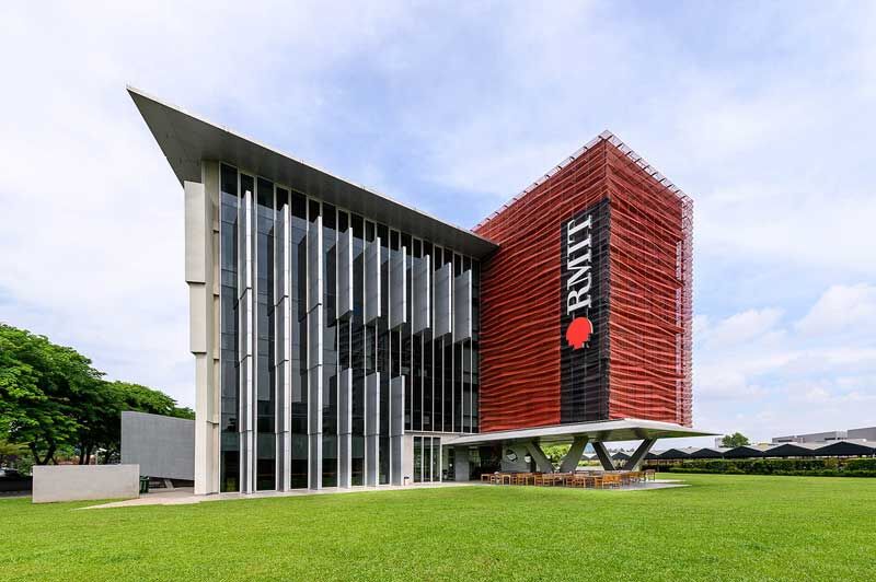 Năm nay, RMIT dành hơn 100 học bổng cho sinh viên đại học và cao học