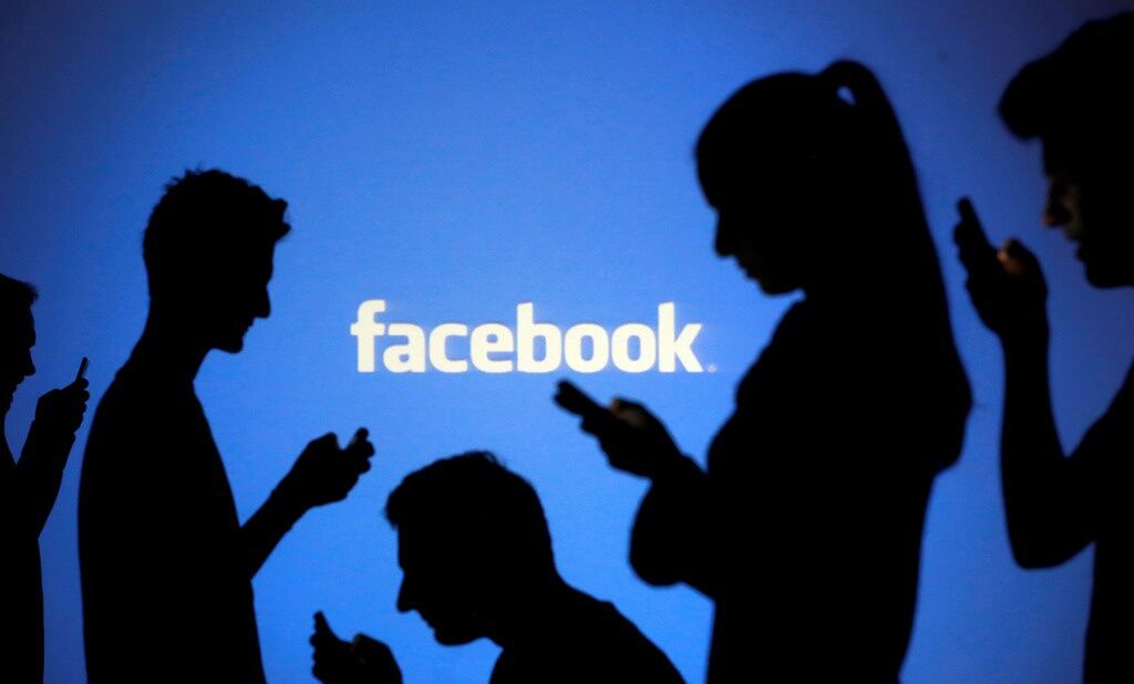 Facebook bị tố tiếp tay cho mại dâm