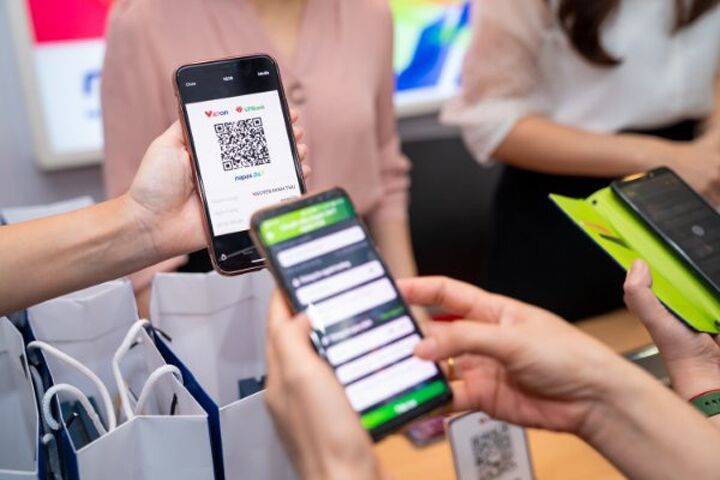 Vietcombank ra mắt dịch vụ chuyển tiền nhanh 247 bằng mã QR