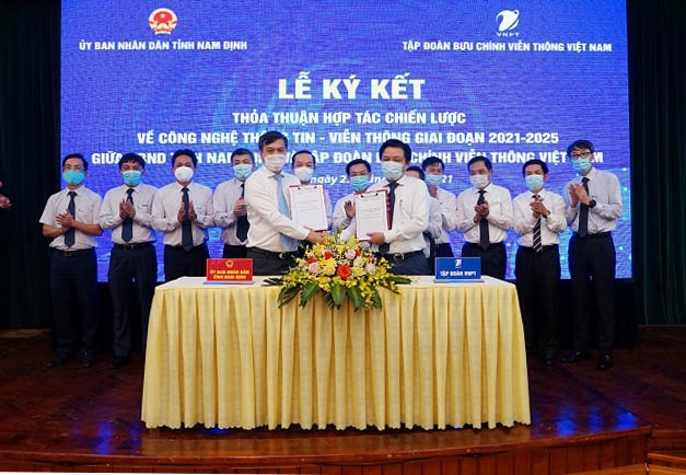 VNPT đồng hành cùng Nam Định triển khai chuyển đổi số