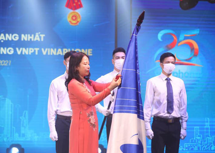 VinaPhone nhận Huân chương Lao động hạng Nhất 