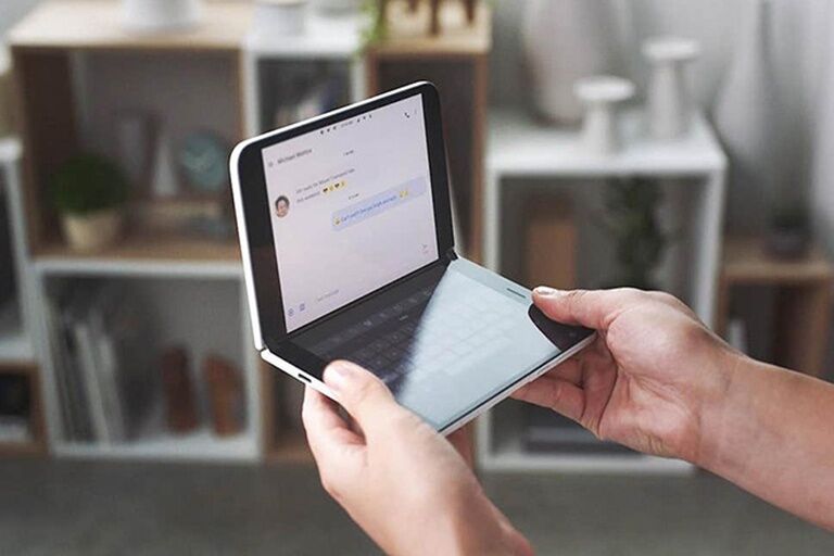 Surface Duo đang giảm mạnh từ chính Microsoft