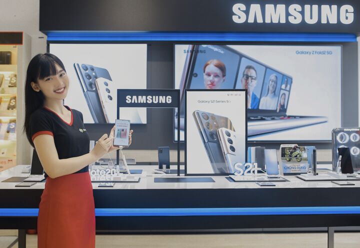 Galaxy S21 Series giảm giá lên tới 11 triệu đồng tại FPT Shop